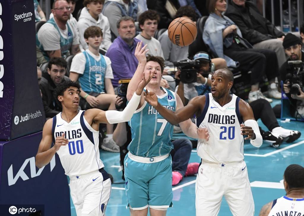 米勒17分黄蜂8人得分上双 击败独行侠砍5连胜